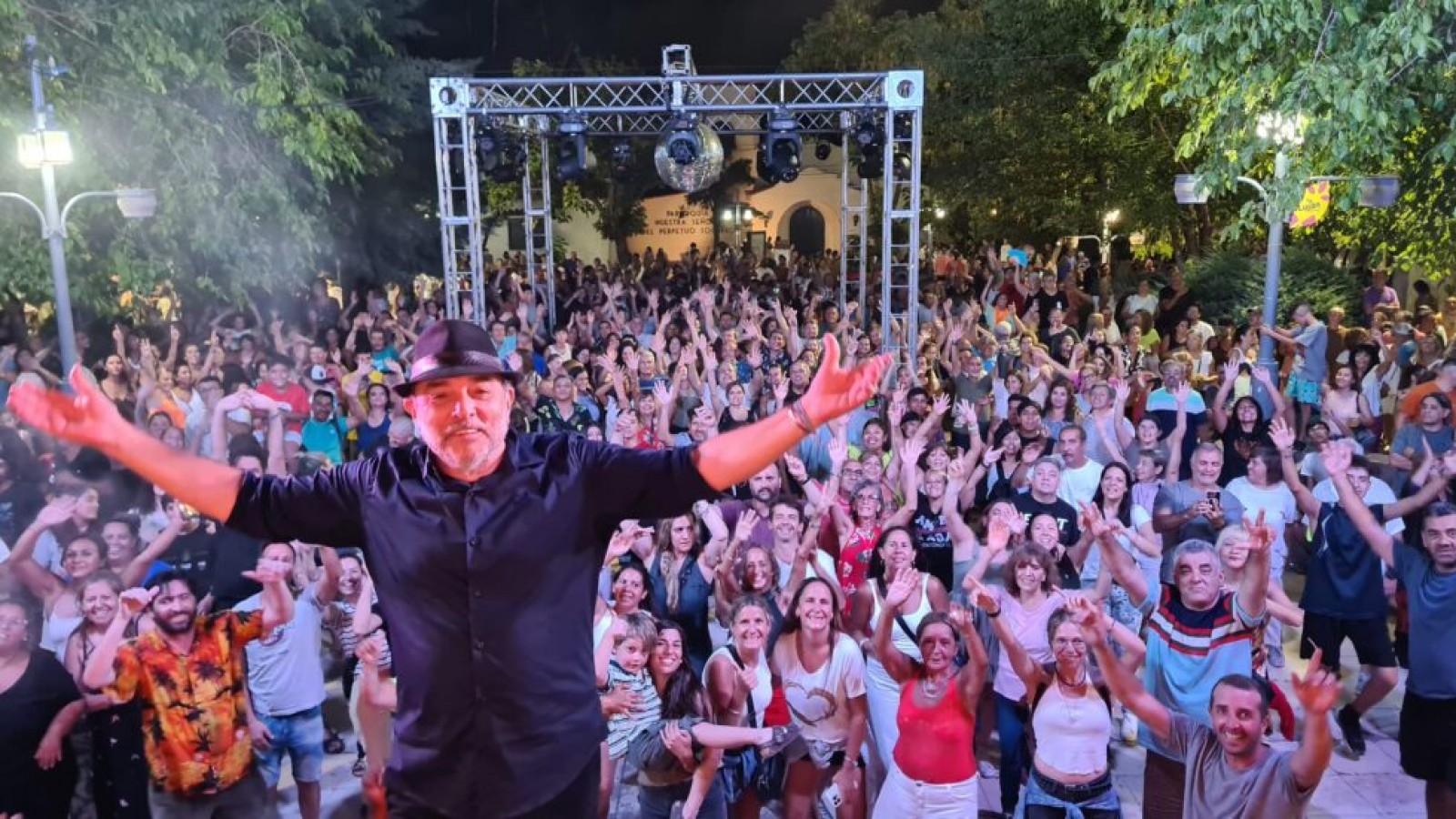 Exitosa edición de La Retreta  Social Club en Chacras de Coria